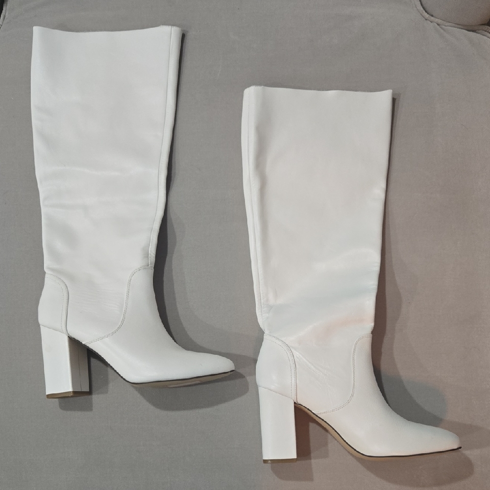 Chic White Heeled Women's Boots